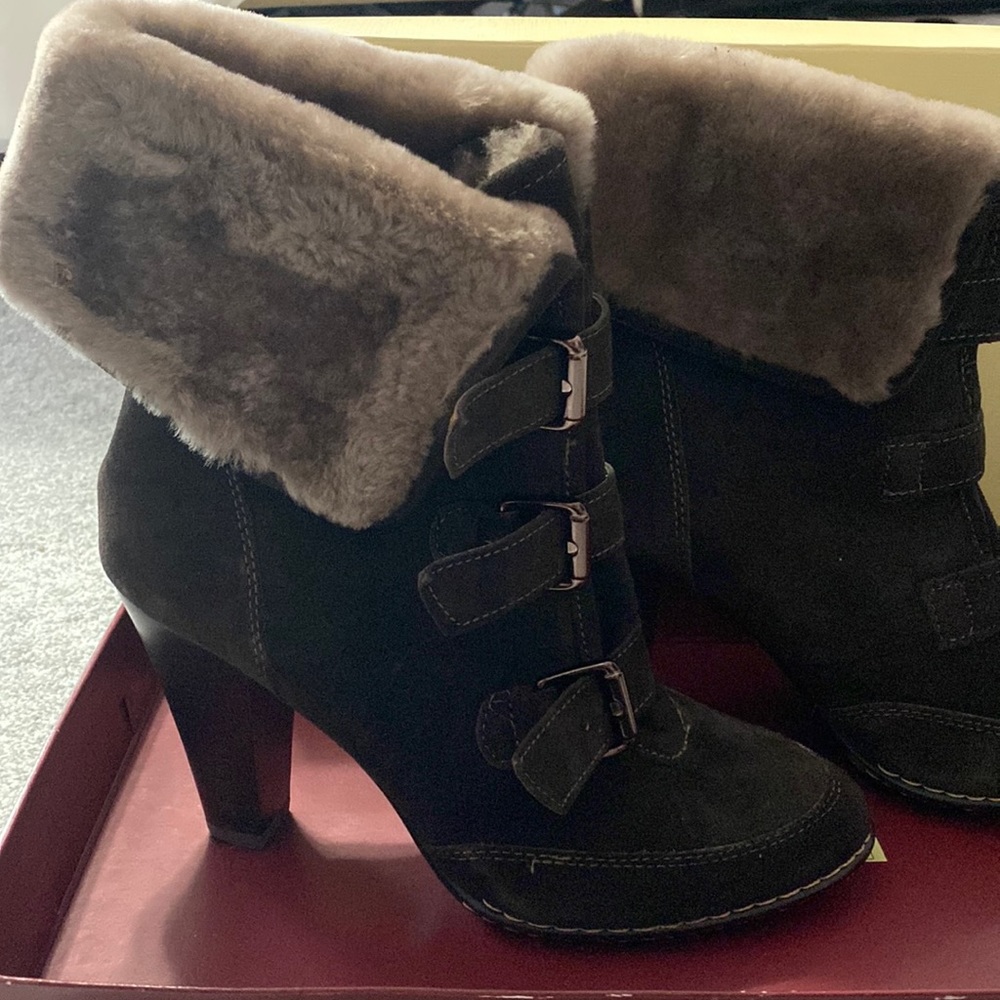 Sofft Women's 9 Skagen Espresso Suede Brown Shearling Cuff Boots